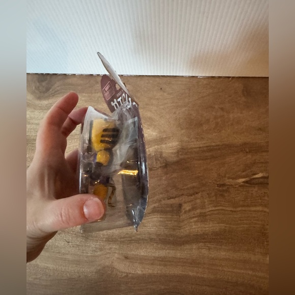 Piggy Tigry Action Figure (Series 1) with Exclusive DLC Code 3.5" damaged Box - Picture 3 of 6